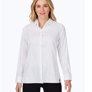 Like New FoxCroft no iron crisp white shirt, 8. L935